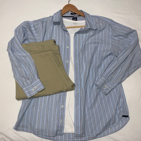 GAP long sleeved dress shirt - Picture 9 of 14